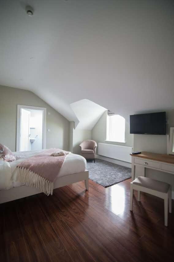 West Haven House Hotel Дулин Екстериор снимка